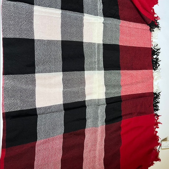 Burberry scarf - Picture 3 of 8